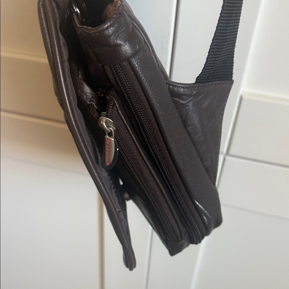 TRAVELON Men's Black Faux Leather Sling Bag - Picture 2 of 11